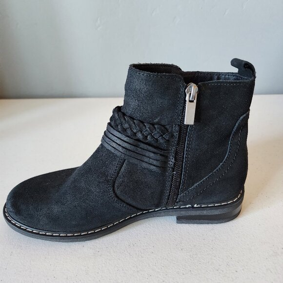 Earth Black Suede Bootie "NEW" - Picture 14 of 16